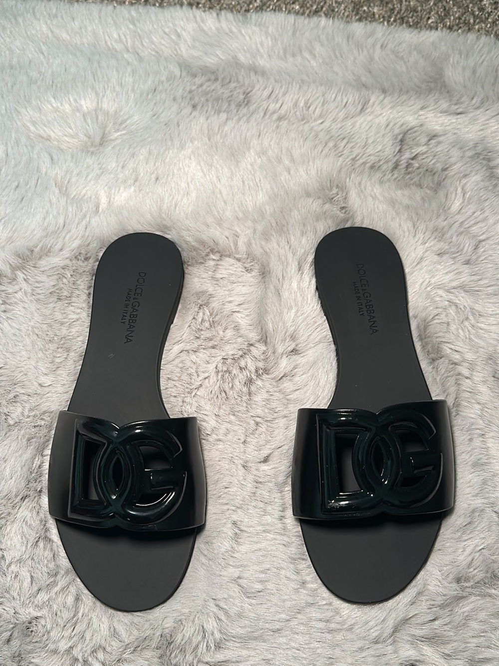 Dolce & Gabbana Black Patent Logo Slide Sandals